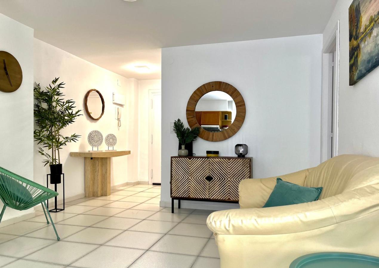 Modern Apartment On The Beach With Pool Calp Extérieur photo